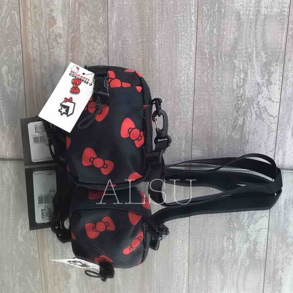 Conv&Hello Kitty Mini Crossbody Bag Comms Black W - Picture 2 of 8